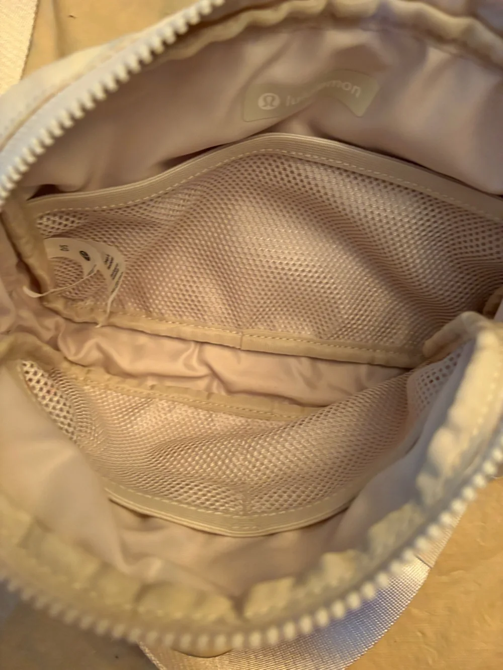 Lululemon Everywhere Belt Bag Cream/Silver